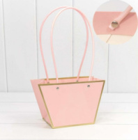 Пакет подарочный "Ваза для цветов" 21*13,5*10,5 с золотой рамкой розовый 