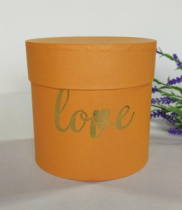Коробка круглая 13,5*13,5 с тиснением "Love" оранжевый
