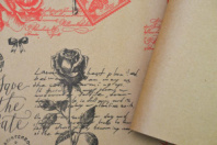 Крафт бумага "Розы" цв.черный-красный на коричневом фоне 720мм/60гр/60мкр/8,5м± 5%