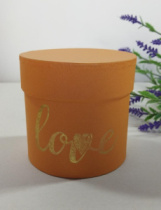 Коробка круглая 10*10 с тиснением "Love" оранжевый