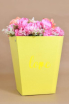 Трапеция с дном большая 225*180*180 с золот. тиснением "Love" желтый Трапеция с дном большая 225*180*180 с золот. тиснением "Love" желтый