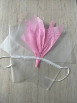 Быстросборная упаковка Форма №1. Цвет пленки: мат. прозрачный с роз.тиш.; размер букета: в40,ш35 Быстросборная упаковка Форма №1. Цвет пленки: мат. прозрачный с роз.тиш.; размер букета: в40,ш35