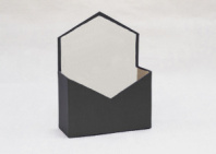 Конверт 180*240*70 из картона под композицию черный