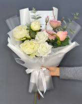 Быстросборная упаковка Форма №2. Цвет: матовая чередуется с белой пленкой, размер букета:в55,ш25