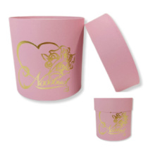 Коробка круглая 13,5*13,5 с тиснением "Сердце букет" розовый