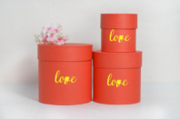 Коробки круглые набор из 3х (10*10/13,5*13,5/15*15) с тиснением "Love" красный Коробки круглые набор из 3х (10*10/13,5*13,5/15*15) с тиснением "Love" красный