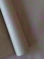 Крафт бумага "Марки" розовый цв. на коричневом фоне 720мм/60гр/60мкр/8,5м± 5%