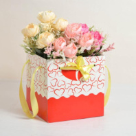 Коробка переноска под цветы "Сердца"