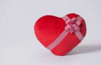 Подушка Сердце  нарядное красное 31см 