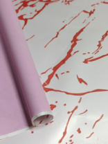 Матовая пленка двухсторонняя на втулке 50мкр "Мрамор" красный/пыльная роза 60см*10 ярд ± 5%