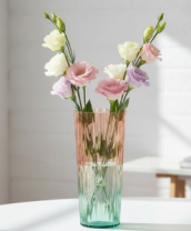 Ваза пластик Рифленая Градиент Красно-зеленая H26*D12/9см