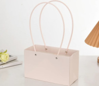 Пакет подарочный "Мастхэв" прямоугольный, 22х10х13 см розовый айвори Пакет подарочный "Мастхэв" прямоугольный, 22х10х13 см розовый айвори