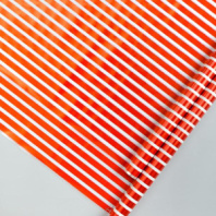 Пленка прозрачная двухцветная с рисунком Полоски бело-красная 70см*10ярд ± 5%