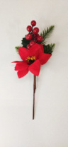 Ветка с ягодамии цветком пуансетии 27 см 