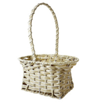 Корзина плетеная (искусств.ротанг): 26*19*14H 35HH, 1 шт., белый Корзина плетеная (искусств.ротанг): 26*19*14H 35HH, 1 шт., белый