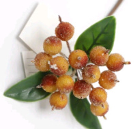 Ветка декоративная с засахаренными ягодами и листочками 15 см Ветка декоративная с засахаренными ягодами и листочками 15 см