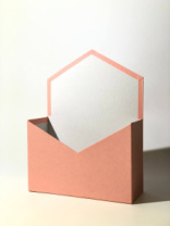 Конверт 180*240*70 из картона под композицию нежно-розовый