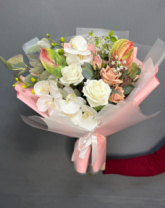 Быстросборная упаковка Форма №4. Цвет: матовая чередуется с розовой пленкой, размер букета; в55,ш50 Быстросборная упаковка Форма №4. Цвет: матовая чередуется с розовой пленкой, размер букета; в55,ш50