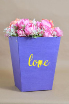 Трапеция с дном большая 225*180*180 с золот. тиснением "Love" фиолетовый Трапеция с дном большая 225*180*180 с золот. тиснением "Love" фиолетовый