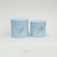 Коробка круглая 16*16 с тиснением "Сердце бабочки" голубой Коробка круглая 16*16 с тиснением "Сердце бабочки" голубой