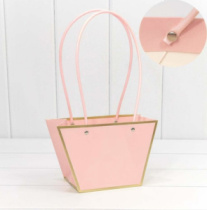 Пакет подарочный "Ваза для цветов" 21*13,5*10,5 с золотой рамкой розовый 