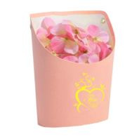 Ваза Овал 12,5*13,5*18 с тиснением "Ты в моём сердце" пудровая Ваза Овал 12,5*13,5*18 с тиснением "Ты в моём сердце" пудровая