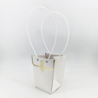 Пакет подарочный "Мастхэв" тисненый, 13,5х9,5х15 см, белый