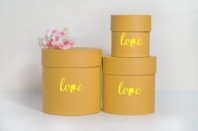 Коробки круглые набор из 3х (10*10/13,5*13,5/15*15) с тиснением "Love" жёлтый Коробки круглые набор из 3х (10*10/13,5*13,5/15*15) с тиснением "Love" жёлтый
