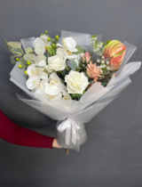 Быстросборная упаковка Форма №4. Цвет: матовая чередуется с серой пленкой, размер букета; в55,ш50